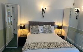Barons Court Hotel